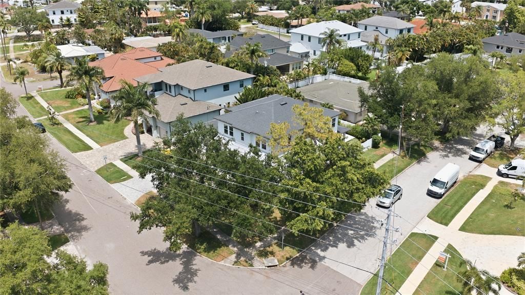 For Sale: $2,399,000 (5 beds, 4 baths, 3917 Square Feet)