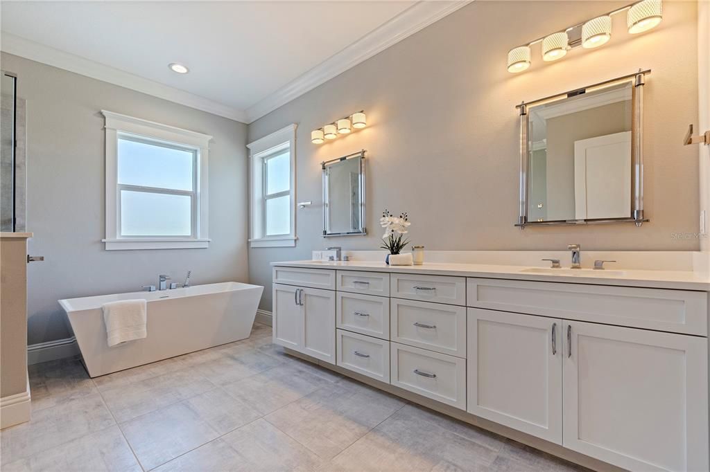 For Sale: $2,399,000 (5 beds, 4 baths, 3917 Square Feet)