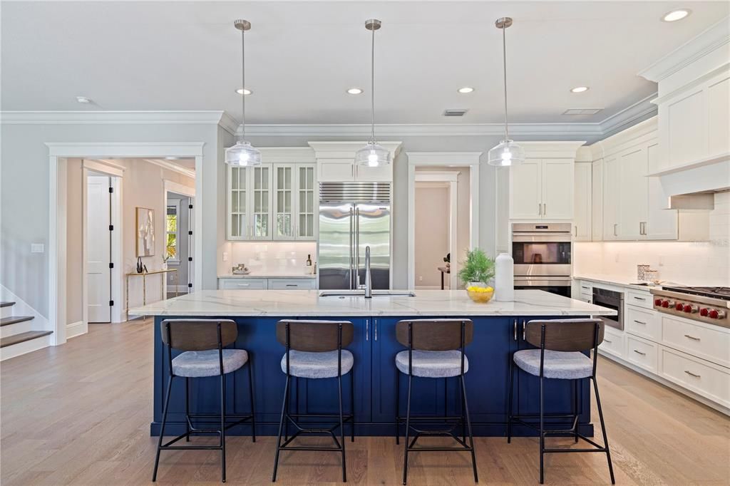 For Sale: $2,399,000 (5 beds, 4 baths, 3917 Square Feet)