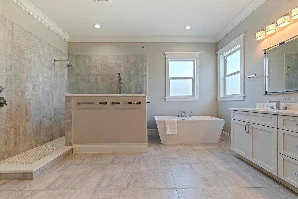 For Sale: $2,399,000 (5 beds, 4 baths, 3917 Square Feet)