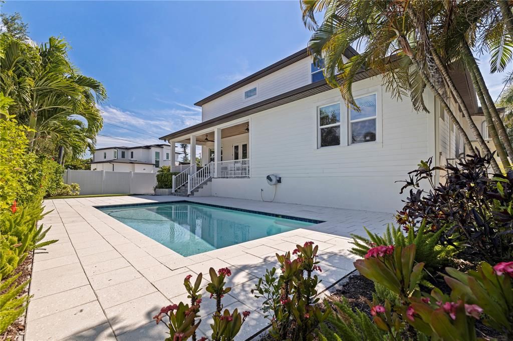 For Sale: $2,399,000 (5 beds, 4 baths, 3917 Square Feet)