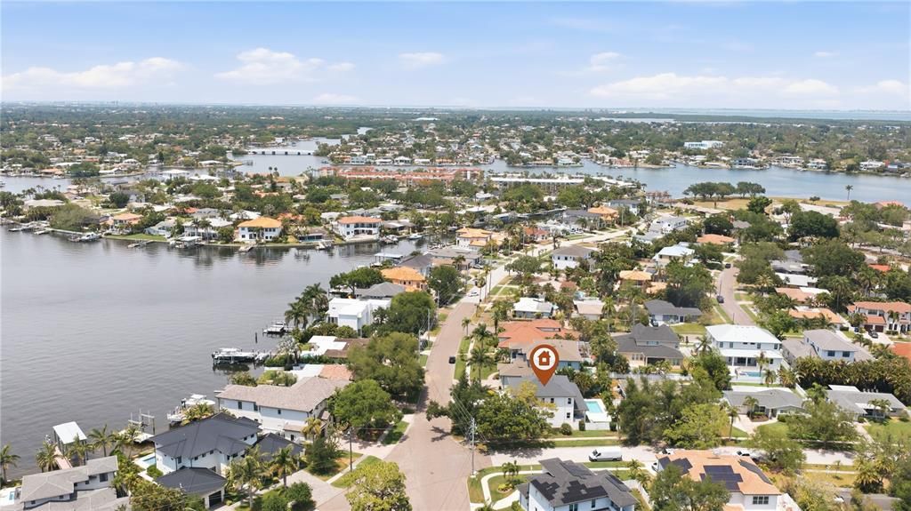 For Sale: $2,399,000 (5 beds, 4 baths, 3917 Square Feet)