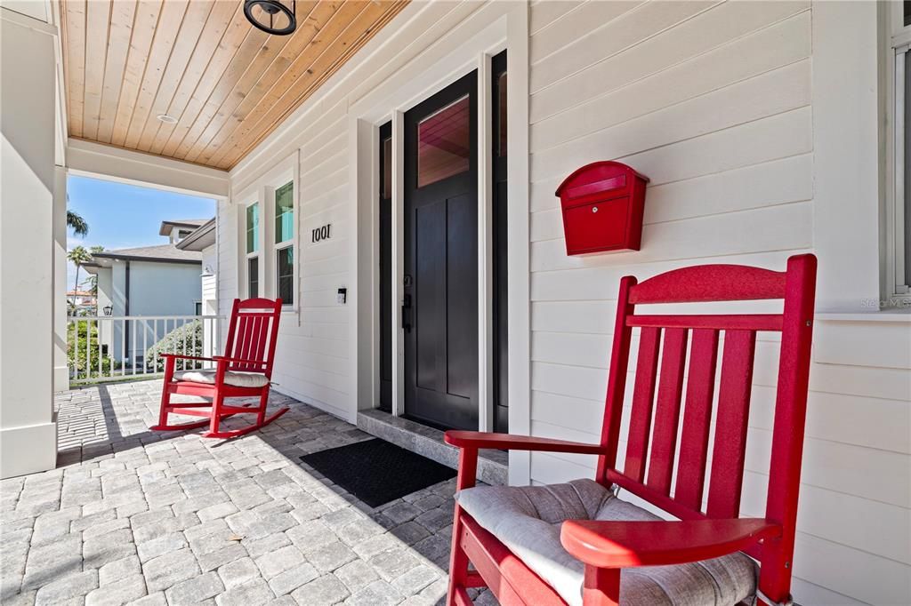 For Sale: $2,399,000 (5 beds, 4 baths, 3917 Square Feet)