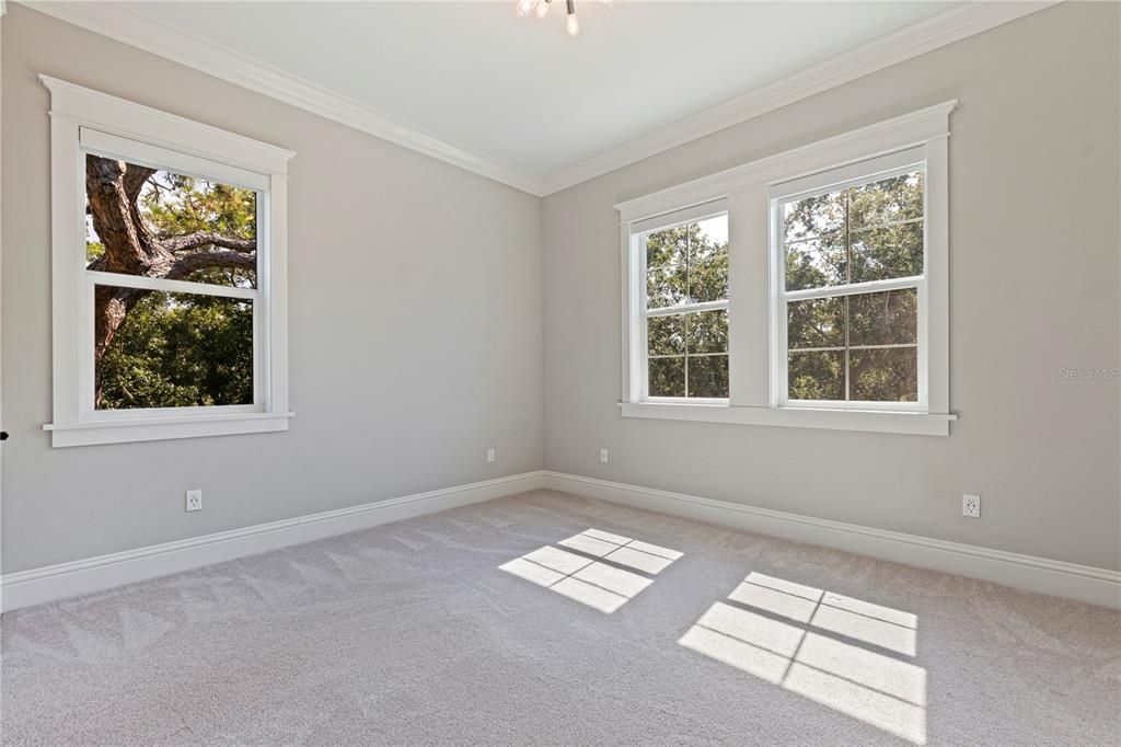 For Sale: $2,399,000 (5 beds, 4 baths, 3917 Square Feet)