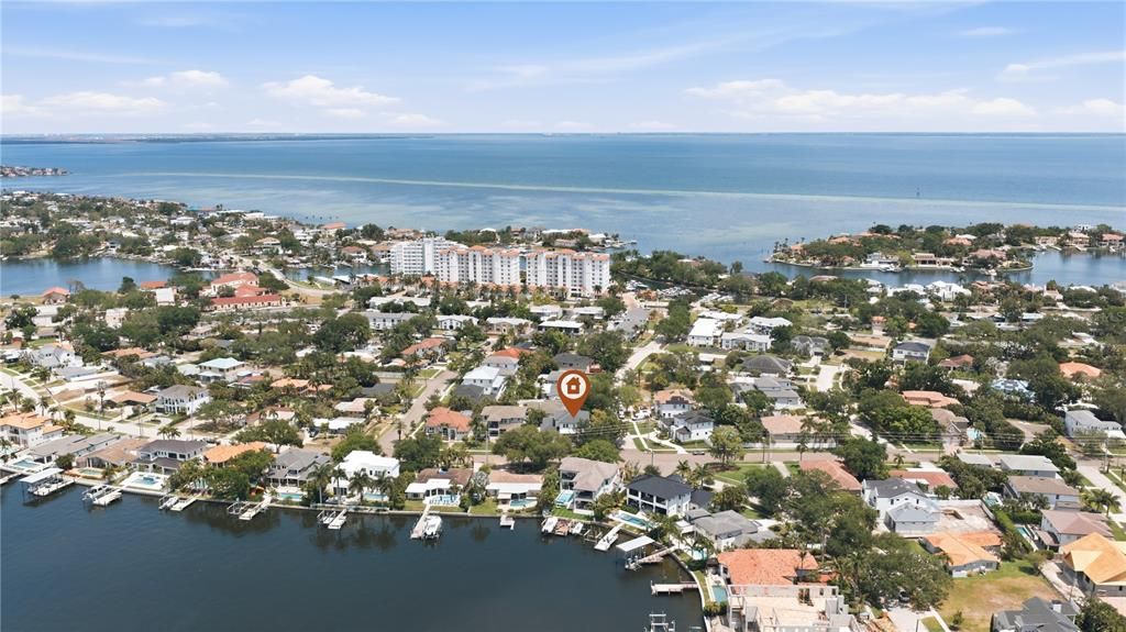 For Sale: $2,399,000 (5 beds, 4 baths, 3917 Square Feet)