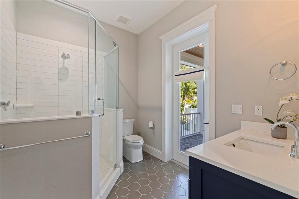For Sale: $2,399,000 (5 beds, 4 baths, 3917 Square Feet)