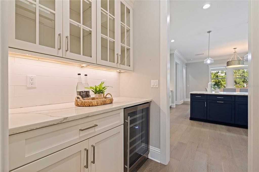 For Sale: $2,399,000 (5 beds, 4 baths, 3917 Square Feet)