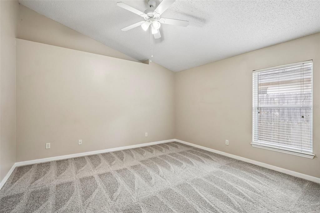 For Sale: $389,900 (4 beds, 2 baths, 1874 Square Feet)