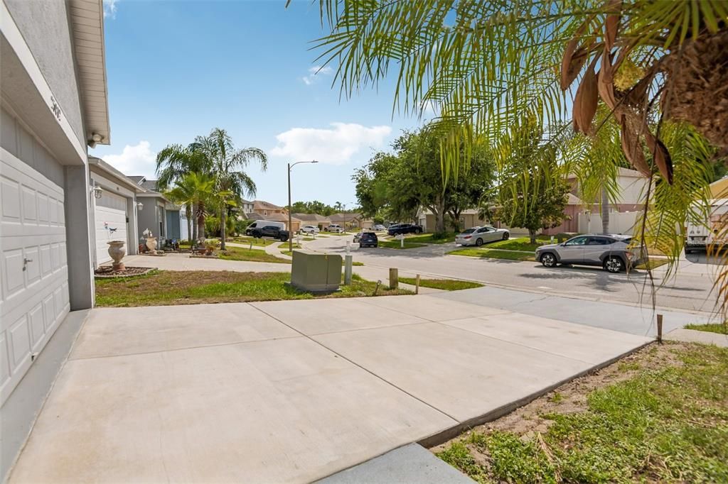 For Sale: $389,900 (4 beds, 2 baths, 1874 Square Feet)