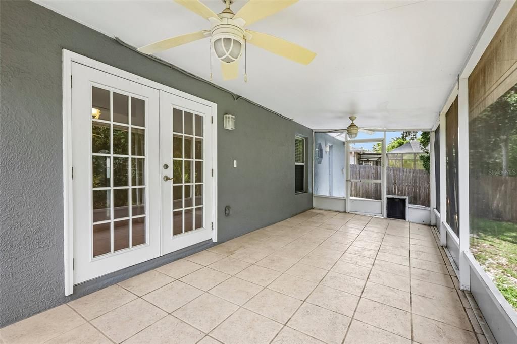 For Sale: $389,900 (4 beds, 2 baths, 1874 Square Feet)