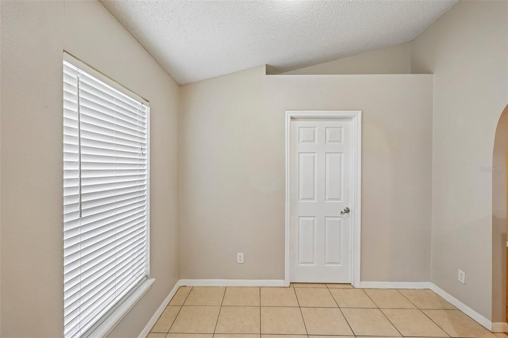 For Sale: $389,900 (4 beds, 2 baths, 1874 Square Feet)