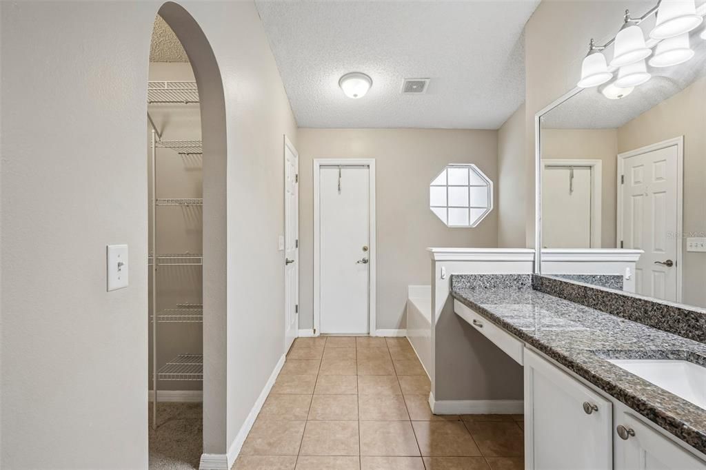For Sale: $389,900 (4 beds, 2 baths, 1874 Square Feet)