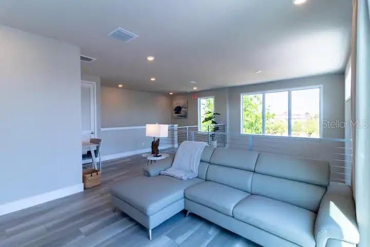 For Rent: $4,500 (5 beds, 4 baths, 2630 Square Feet)