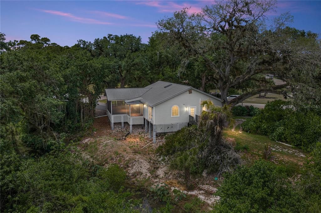 For Sale: $325,000 (3 beds, 2 baths, 1704 Square Feet)