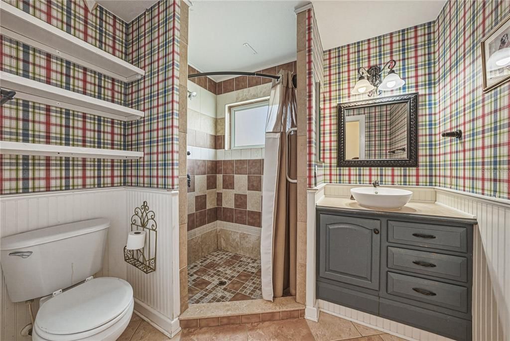 For Sale: $325,000 (3 beds, 2 baths, 1704 Square Feet)