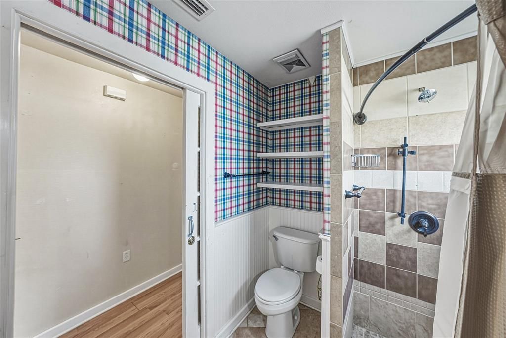 For Sale: $325,000 (3 beds, 2 baths, 1704 Square Feet)