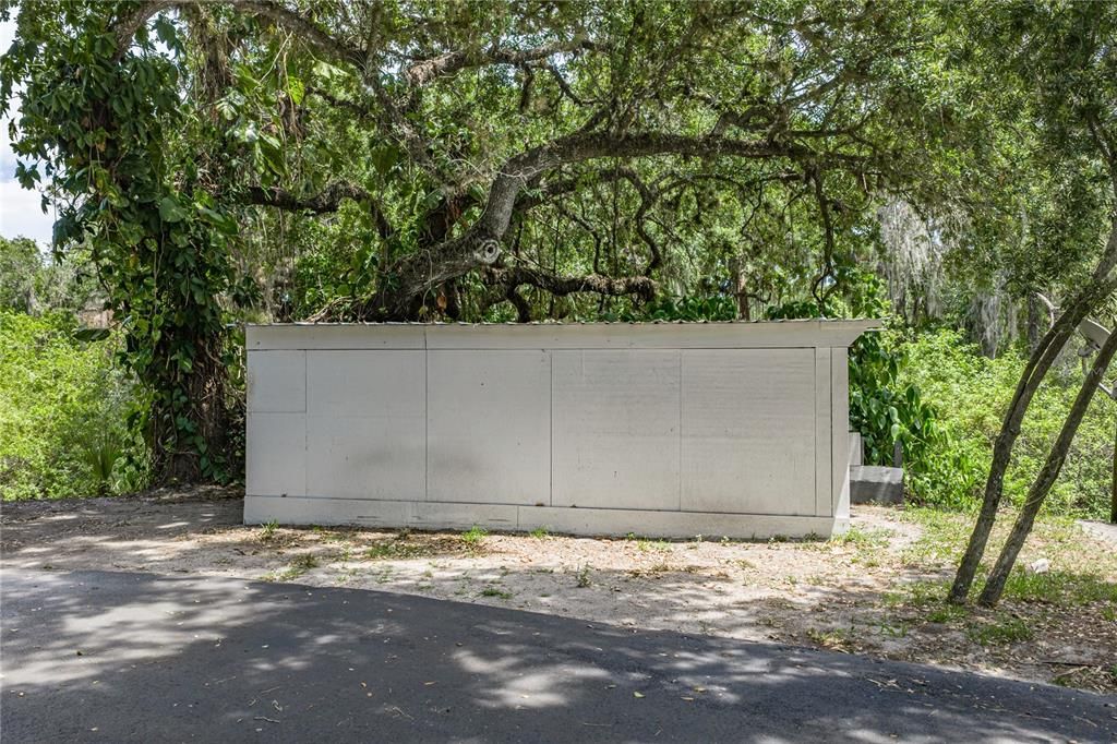 For Sale: $325,000 (3 beds, 2 baths, 1704 Square Feet)