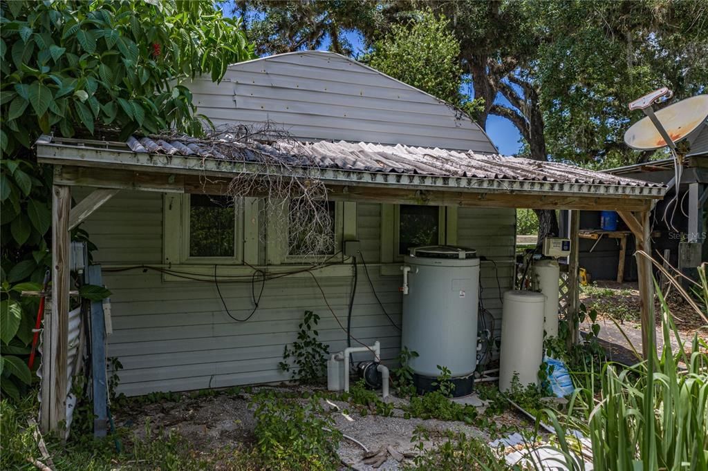 For Sale: $325,000 (3 beds, 2 baths, 1704 Square Feet)