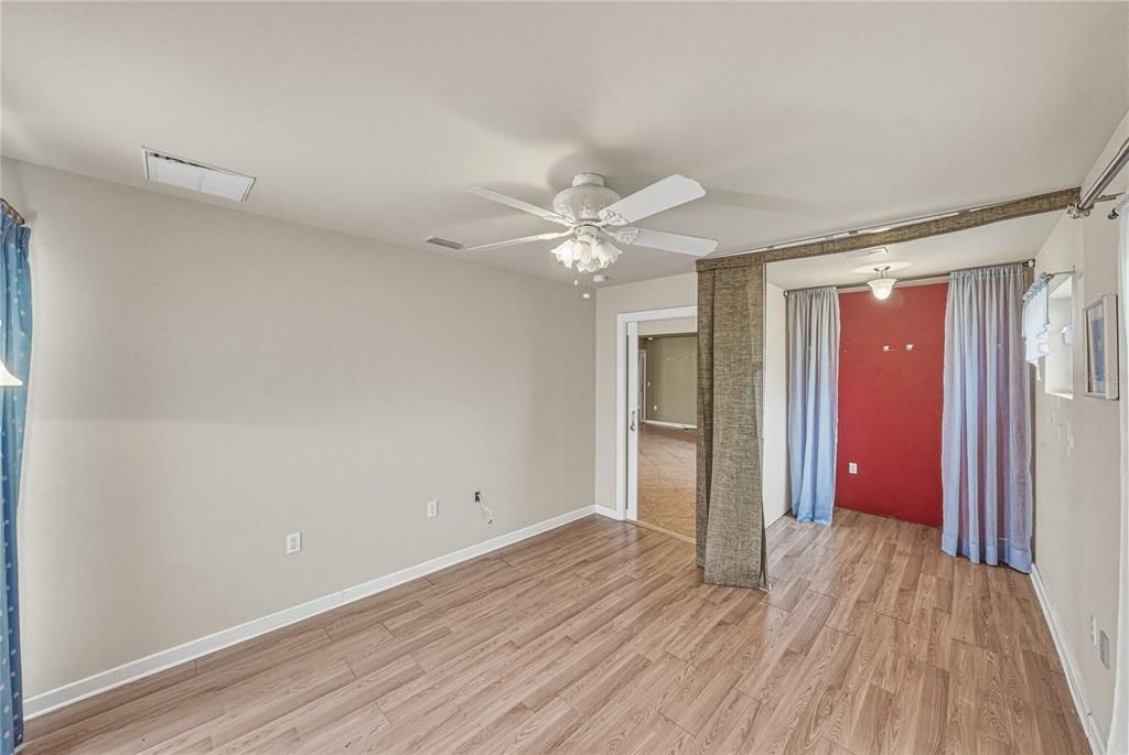 For Sale: $325,000 (3 beds, 2 baths, 1704 Square Feet)