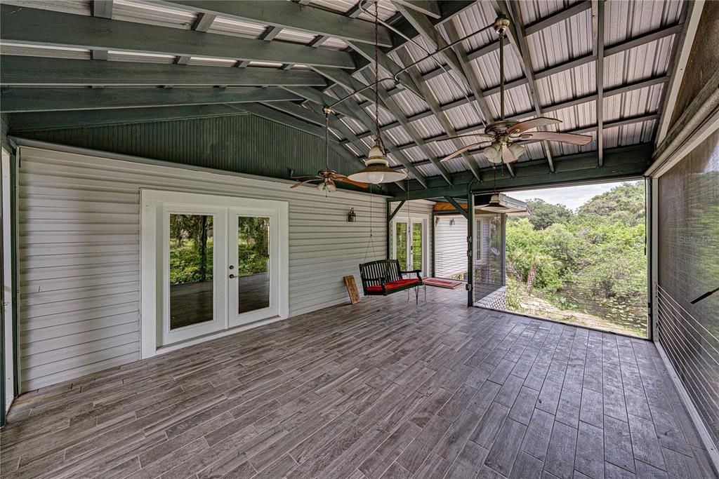 For Sale: $325,000 (3 beds, 2 baths, 1704 Square Feet)