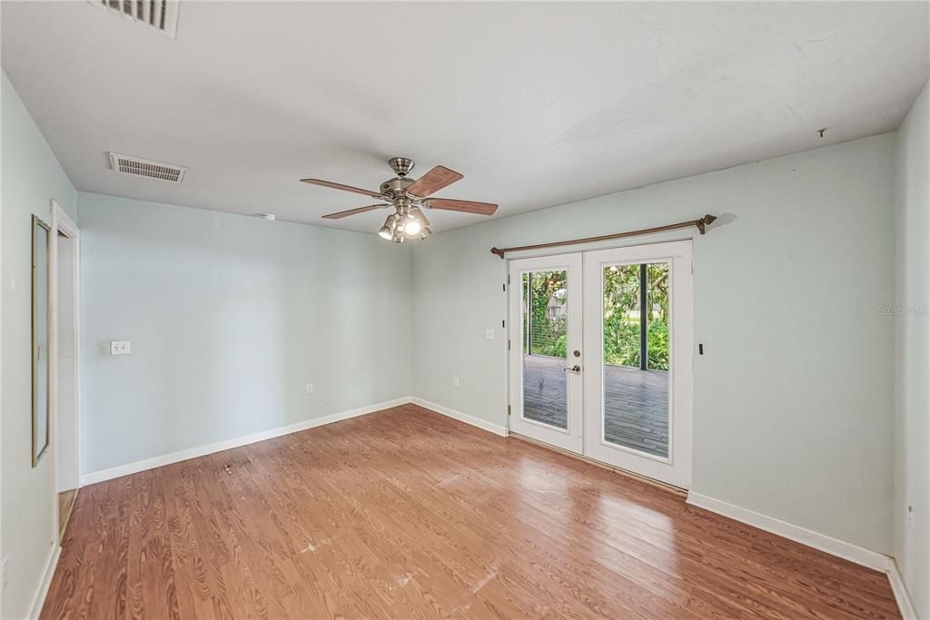 For Sale: $325,000 (3 beds, 2 baths, 1704 Square Feet)
