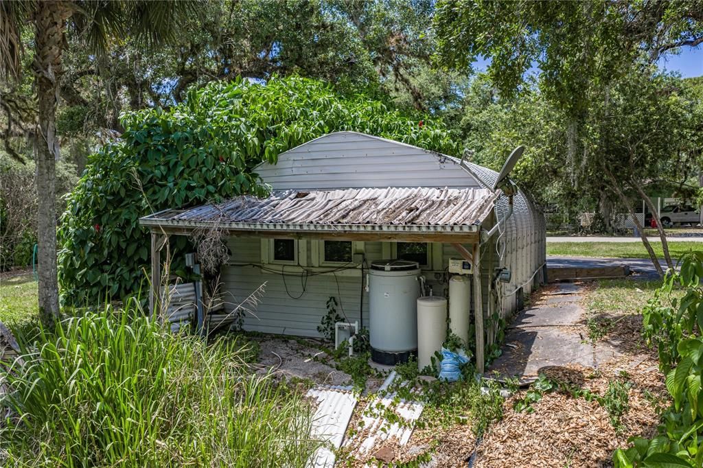 For Sale: $325,000 (3 beds, 2 baths, 1704 Square Feet)
