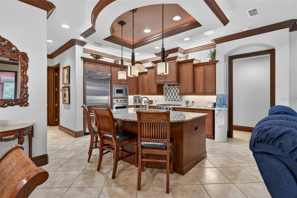 En Venta: $925,000 (4 camas, 3 baños, 3250 Pies cuadrados)