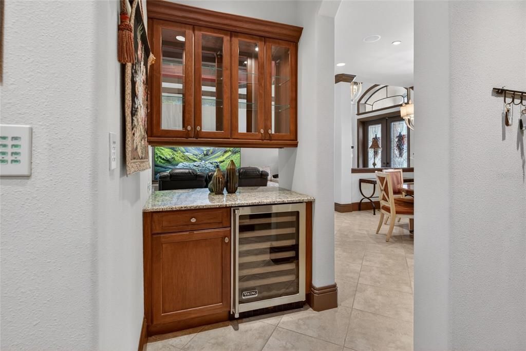 En Venta: $925,000 (4 camas, 3 baños, 3250 Pies cuadrados)