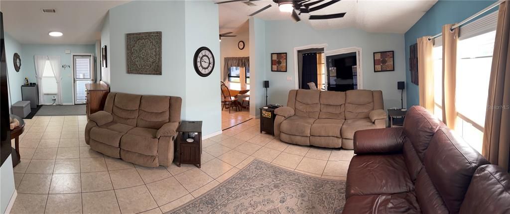 Active With Contract: $199,900 (2 beds, 2 baths, 1316 Square Feet)