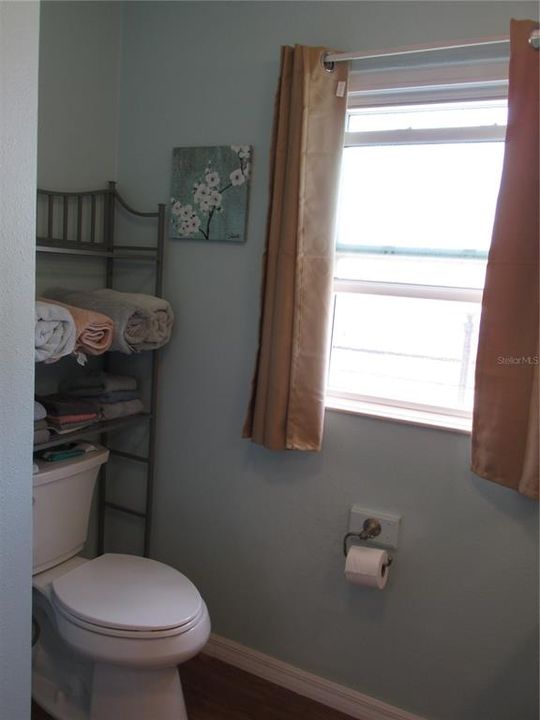 Active With Contract: $199,900 (2 beds, 2 baths, 1316 Square Feet)
