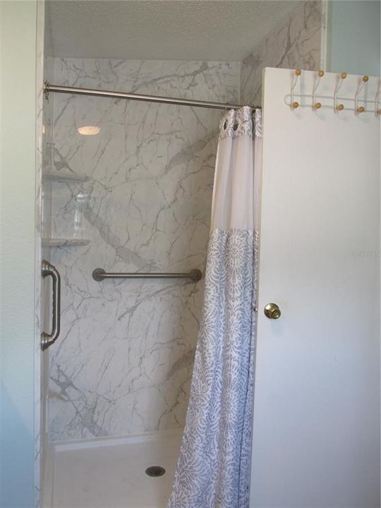 Active With Contract: $199,900 (2 beds, 2 baths, 1316 Square Feet)
