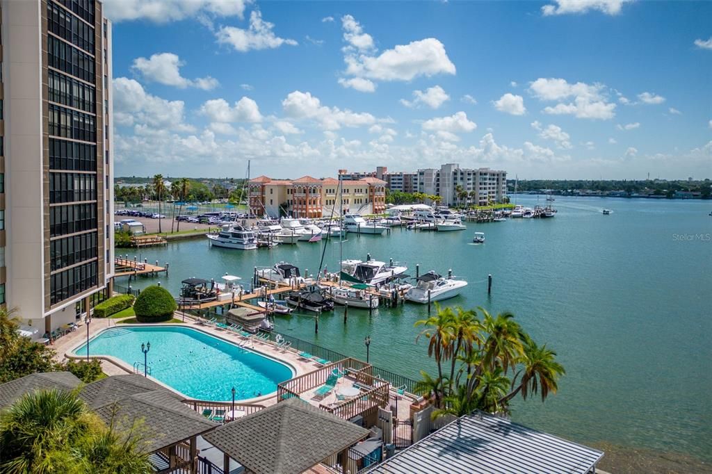 Active With Contract: $1,800 (2 beds, 2 baths, 1065 Square Feet)
