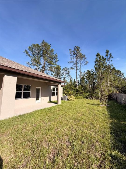 For Rent: $1,800 (3 beds, 2 baths, 1200 Square Feet)