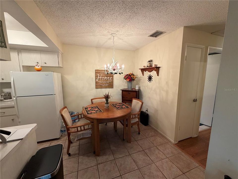 For Sale: $143,000 (2 beds, 1 baths, 825 Square Feet)