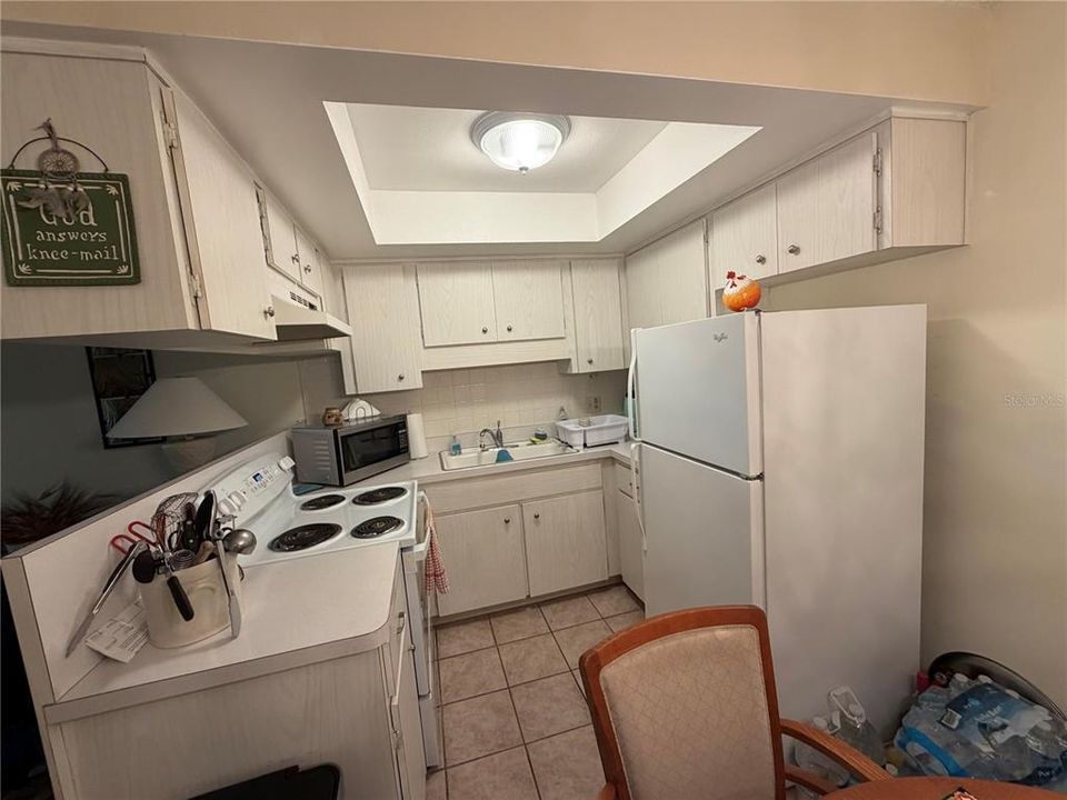 For Sale: $143,000 (2 beds, 1 baths, 825 Square Feet)