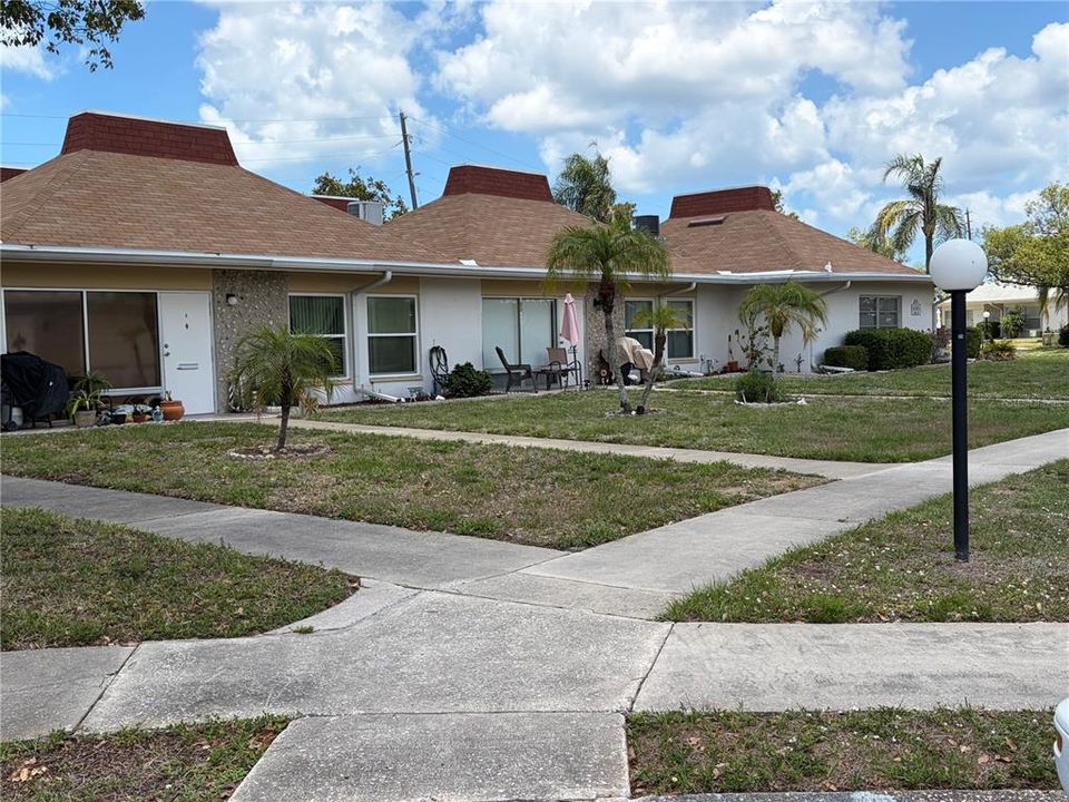 For Sale: $143,000 (2 beds, 1 baths, 825 Square Feet)