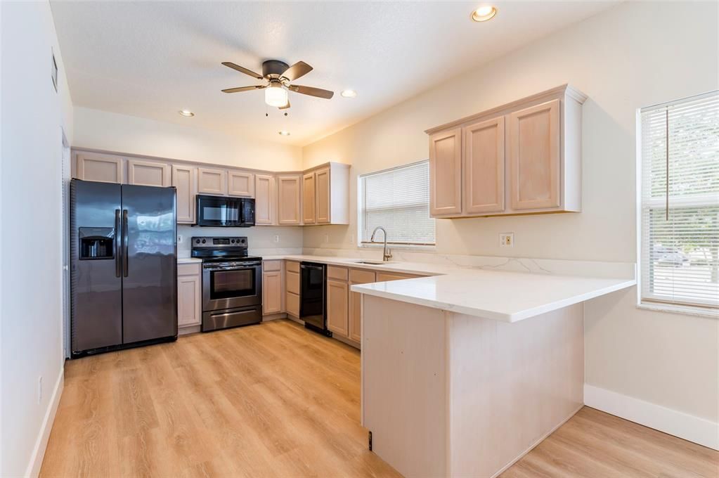 For Rent: $4,950 (6 beds, 2 baths, 3262 Square Feet)