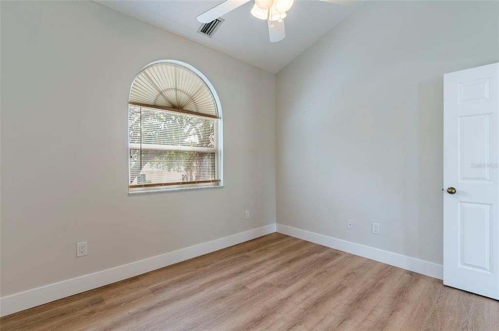 For Rent: $4,950 (6 beds, 2 baths, 3262 Square Feet)