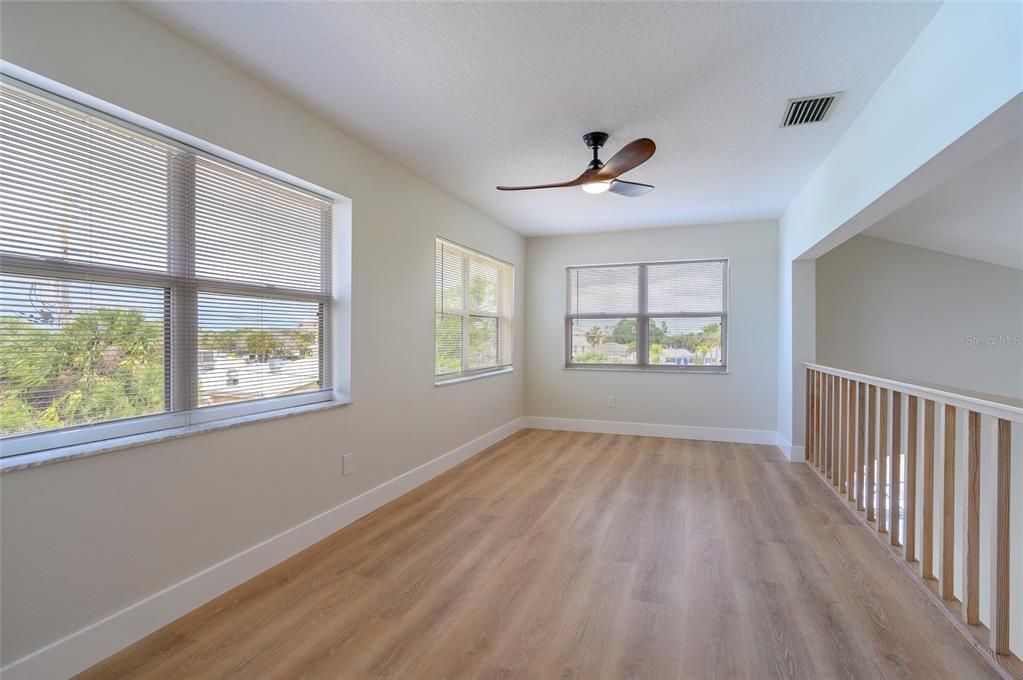 For Rent: $4,950 (6 beds, 2 baths, 3262 Square Feet)