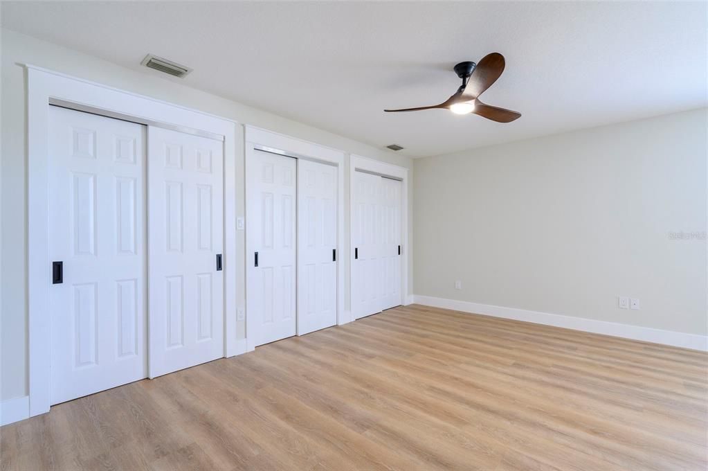 For Rent: $4,950 (6 beds, 2 baths, 3262 Square Feet)