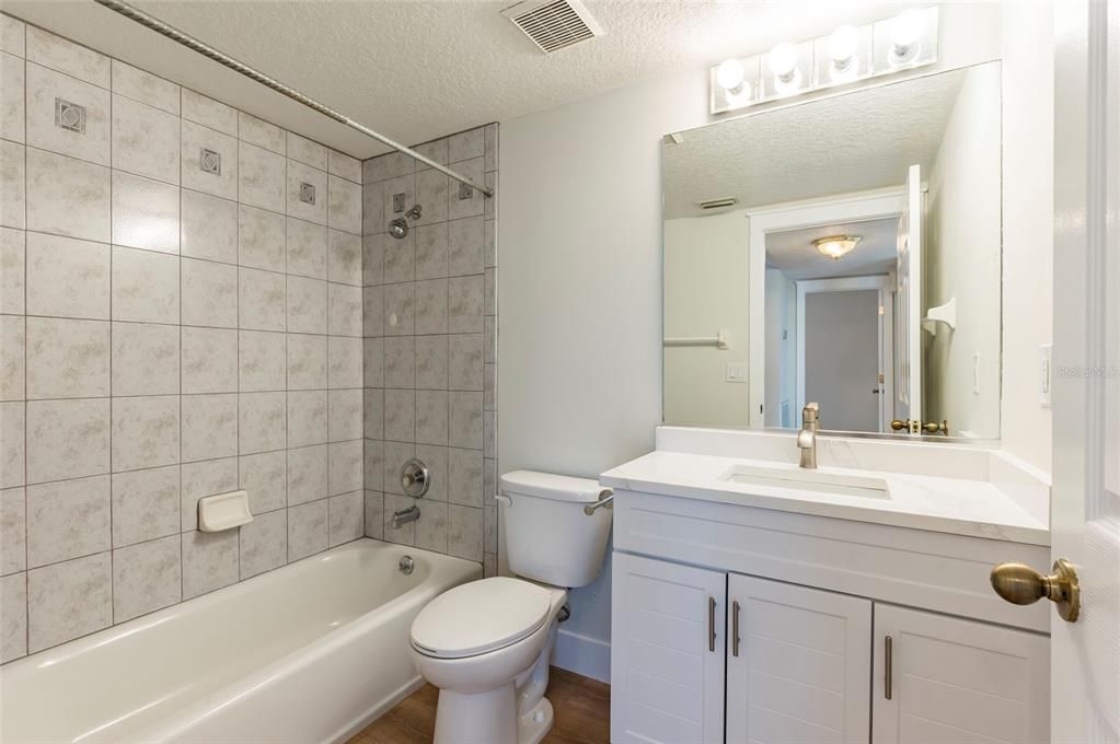 For Rent: $4,950 (6 beds, 2 baths, 3262 Square Feet)