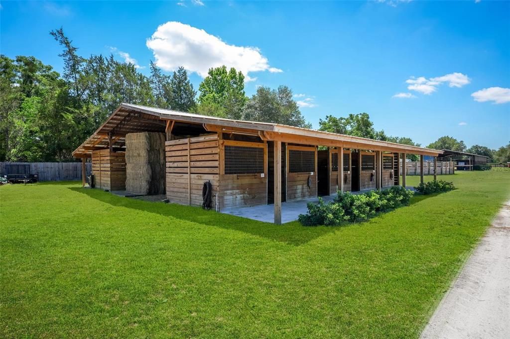 На продажу: $975,000 (4 спален, 2 ванн, 1898 Квадратных фут)