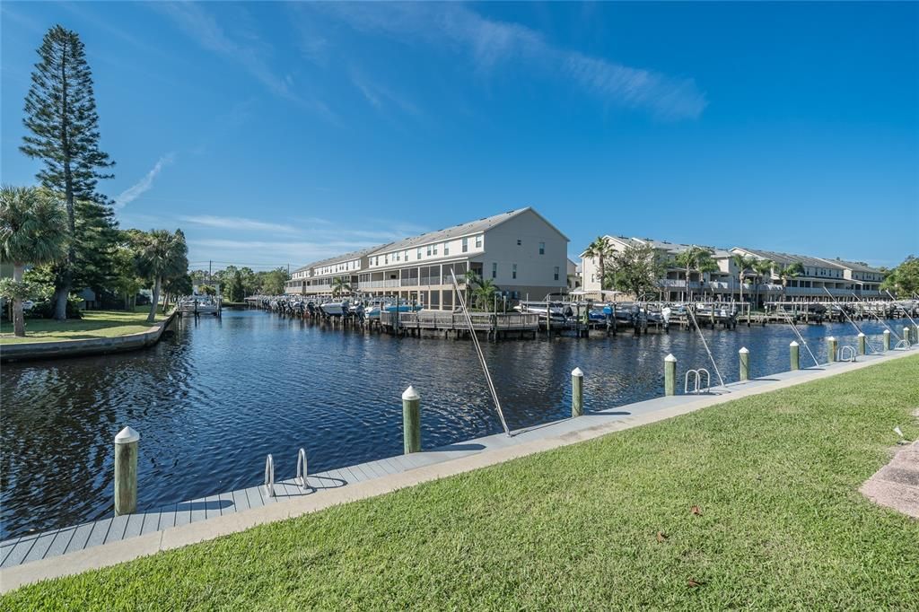 For Sale: $179,900 (1 beds, 1 baths, 740 Square Feet)