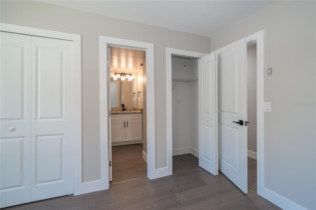 For Sale: $179,900 (1 beds, 1 baths, 740 Square Feet)