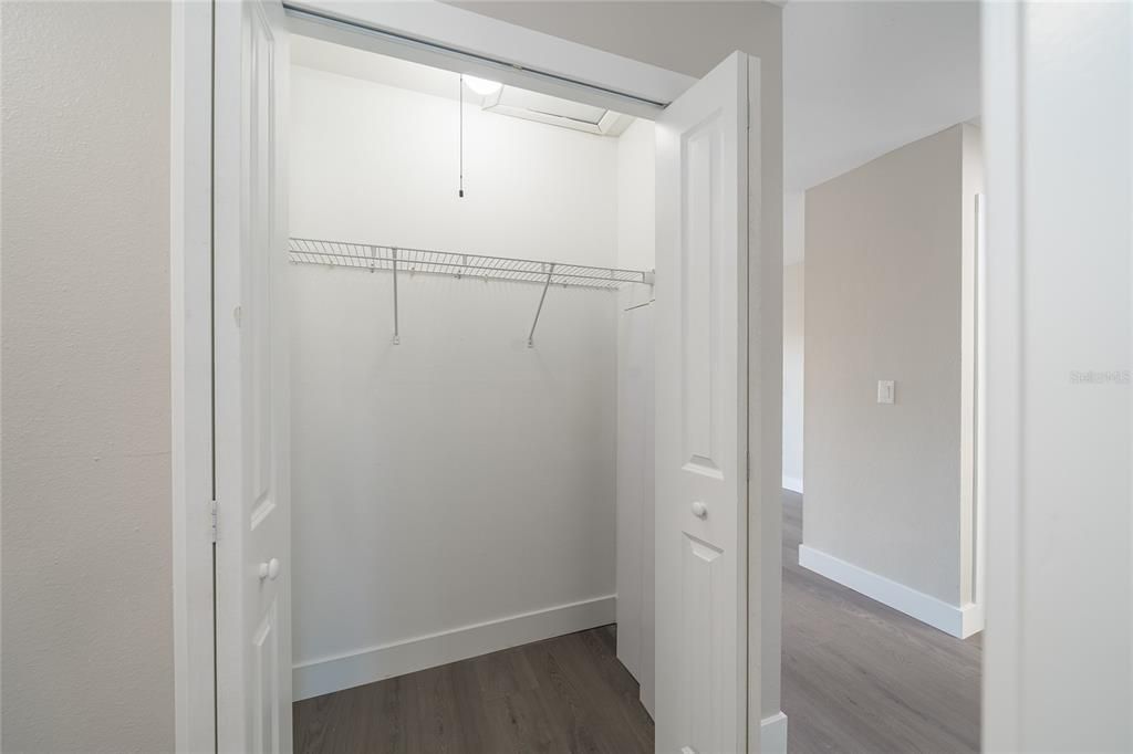 For Sale: $179,900 (1 beds, 1 baths, 740 Square Feet)