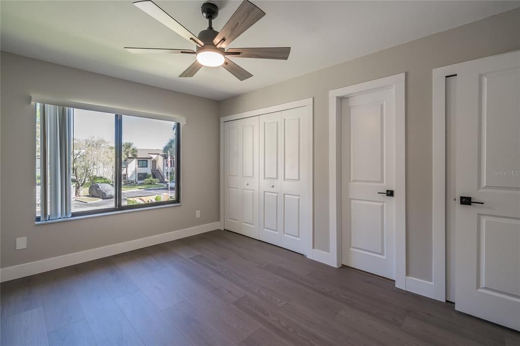 For Sale: $179,900 (1 beds, 1 baths, 740 Square Feet)