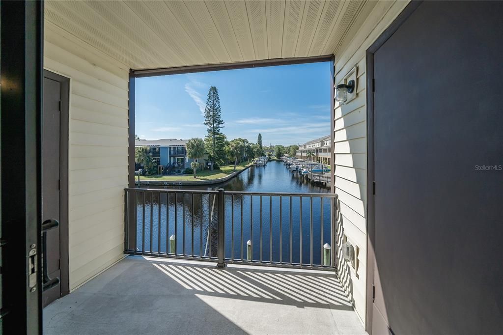 For Sale: $179,900 (1 beds, 1 baths, 740 Square Feet)