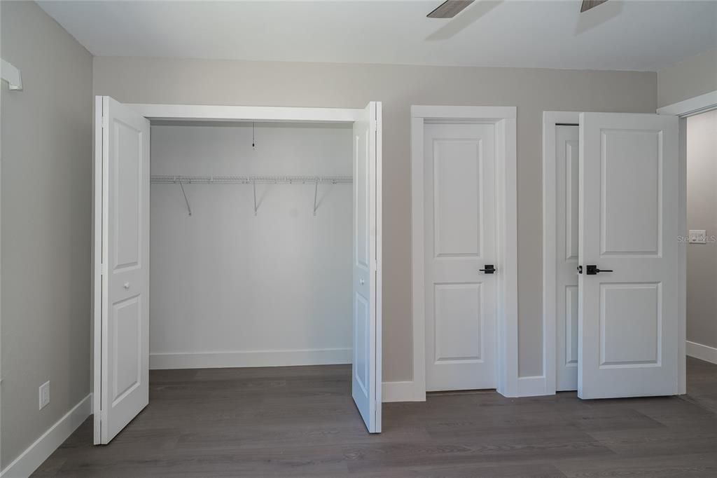 For Sale: $179,900 (1 beds, 1 baths, 740 Square Feet)