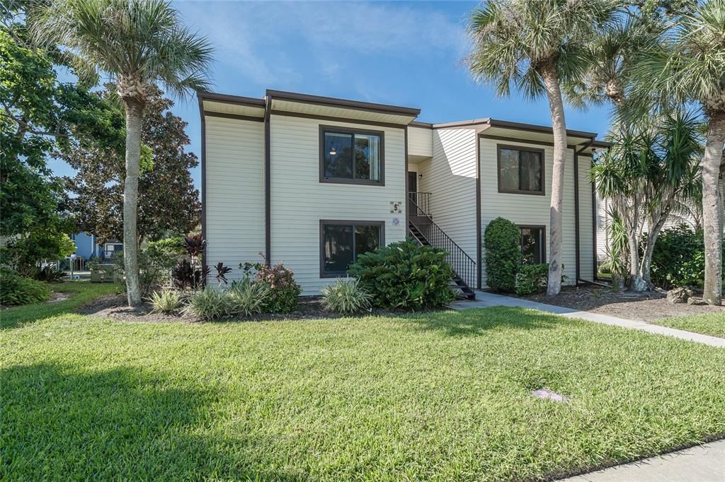 For Sale: $179,900 (1 beds, 1 baths, 740 Square Feet)