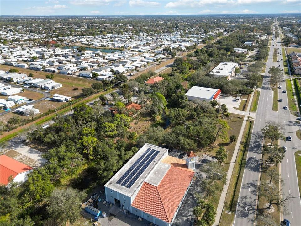 На продажу: $789,000 (0.89 acres)